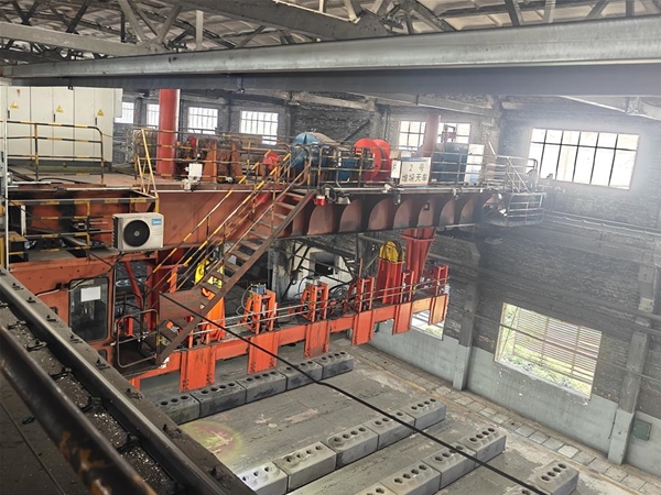 炭素堆垛机的位置定位系统